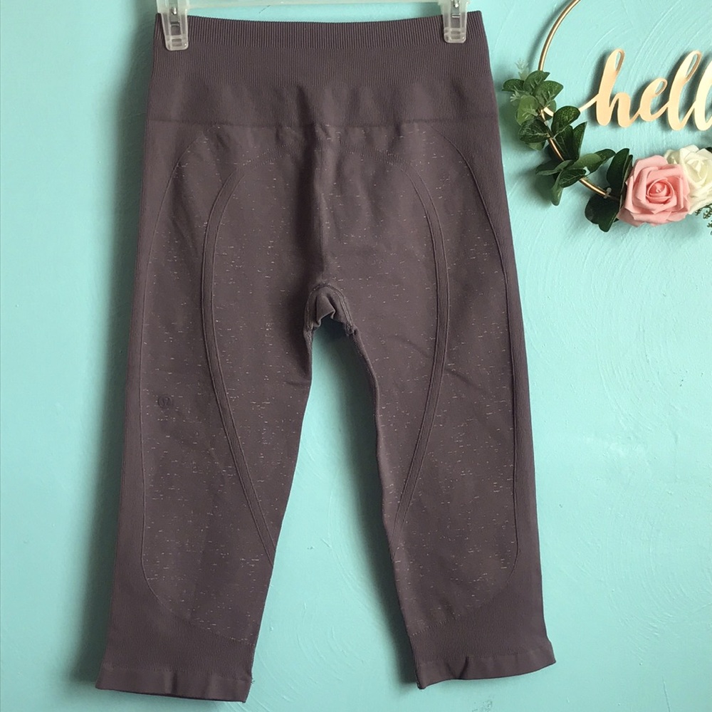 Lululemon Cropped Grey Seamless Leggings